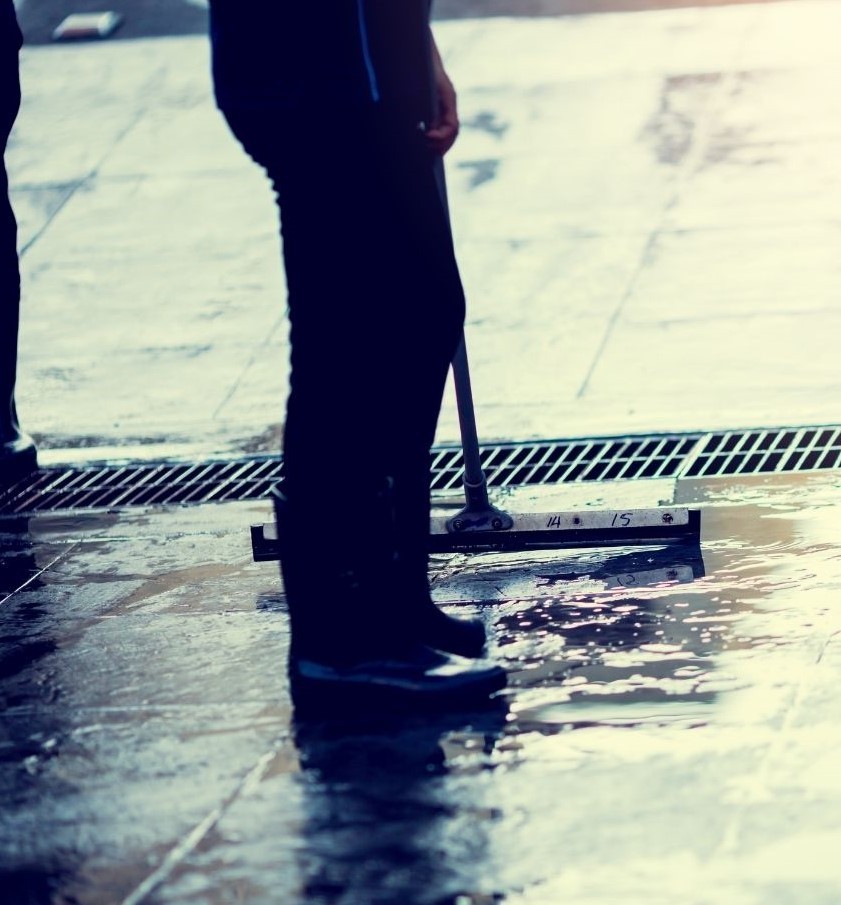 The squeegee protects the floor